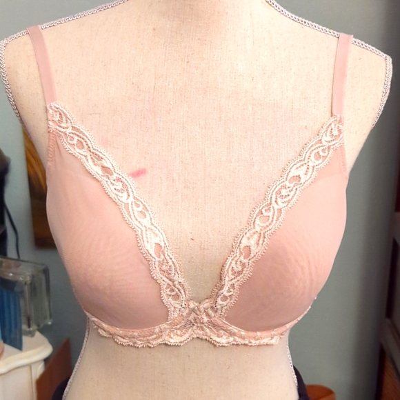 Lot Of 16 Bras. 13 are Natori. 3 are Victorias secret VGUC. All for only $60!!!! - Picture 4 of 17